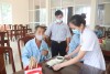 Hơn 120 suất cơm từ thiện gửi tới người bệnh khó khăn tại TTYT huyện Tam Nông
