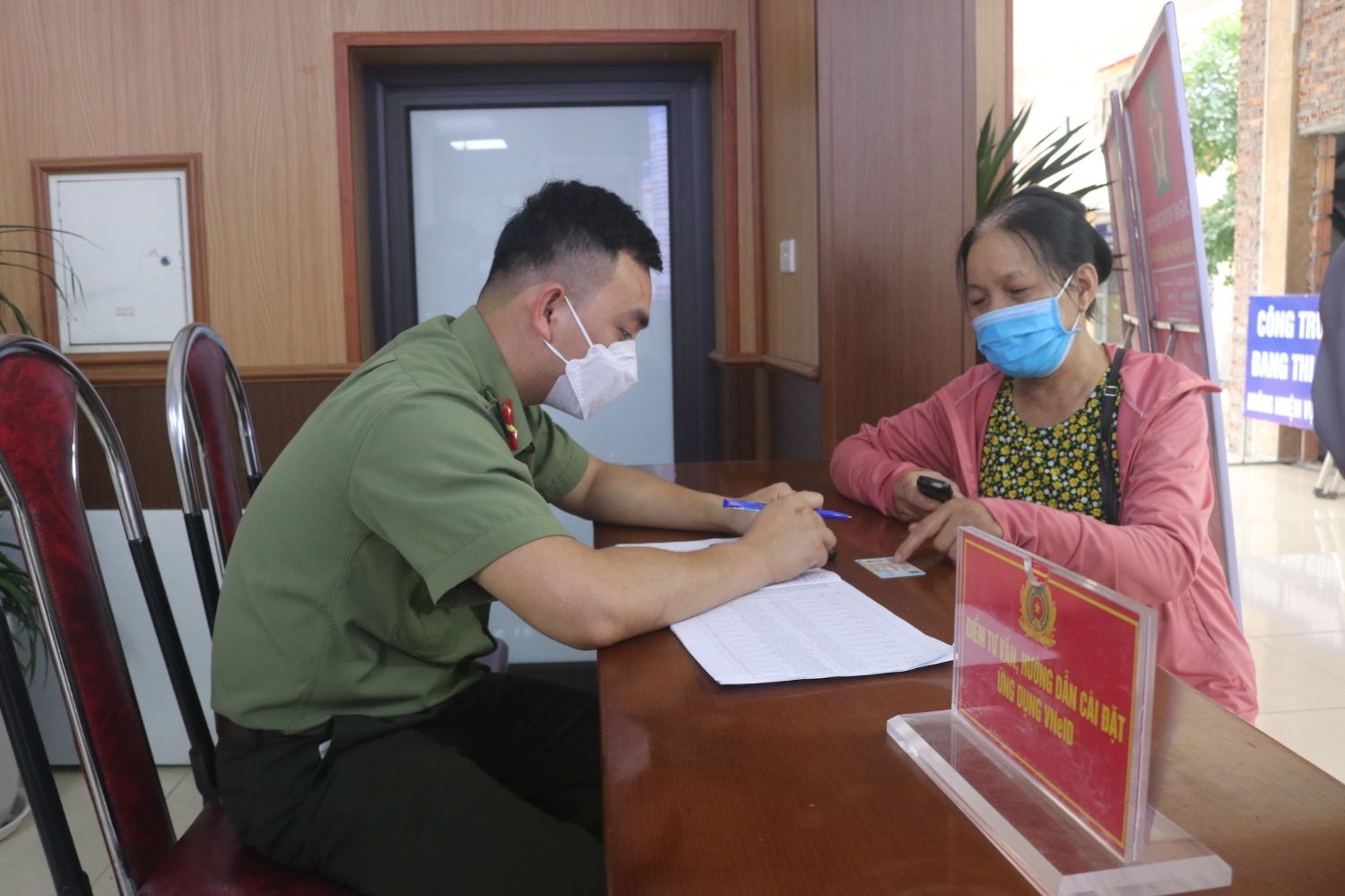 CÀI ĐẶT VNEID NGAY TẠI TTYT HUYỆN TAM NÔNG